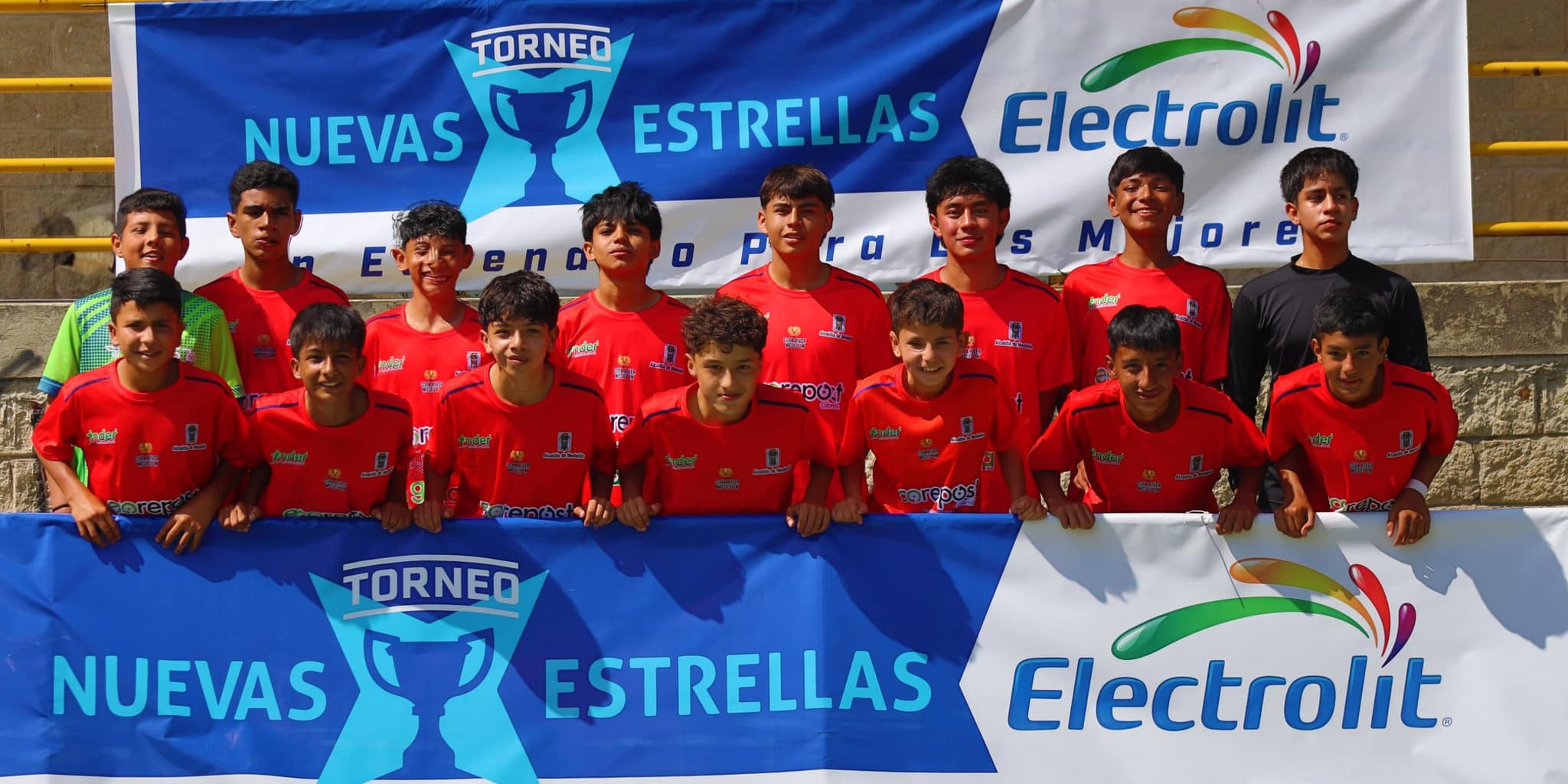 Jóvenes futbolistas del Torneo Nuevas Estrellas